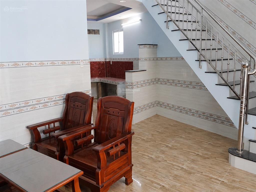 3.9 tỷ  nhà 2 tầng 70.5m² hoàn công  đường ô tô 8m  gần chợ long trường