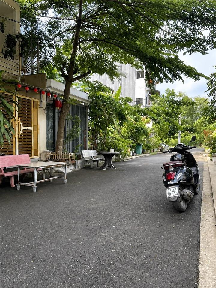 3.9 tỷ  nhà 2 tầng 70.5m² hoàn công  đường ô tô 8m  gần chợ long trường