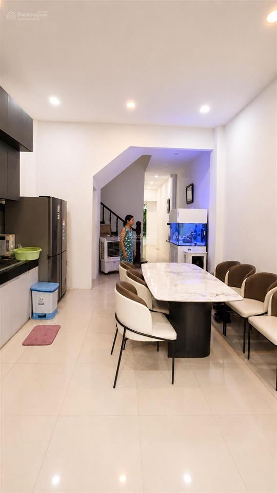 6.3 tỷ  nhà 80m2, hoàn công đủ, đường ô tô 6m  gần vòng xoay phú hữu