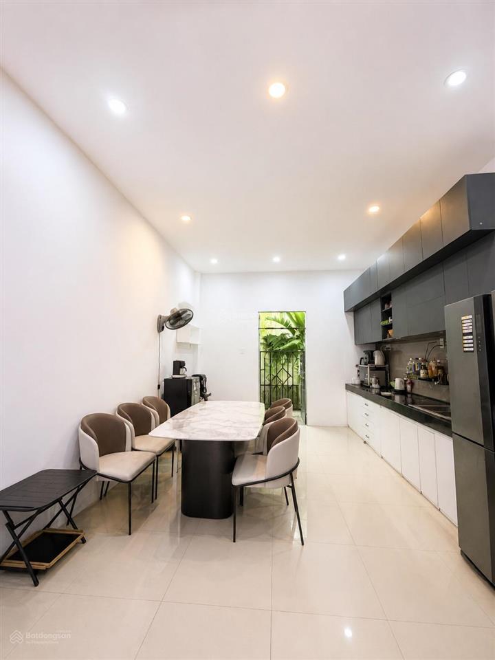 6.3 tỷ  nhà 80m2, hoàn công đủ, đường ô tô 6m  gần vòng xoay phú hữu