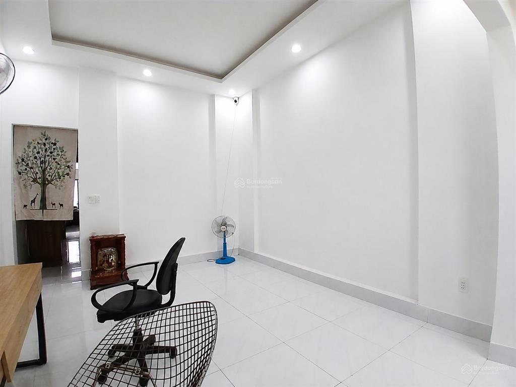 4.2 tỷ  nhà 81 m2, hẻm thông  ngay nguyễn duy trinh