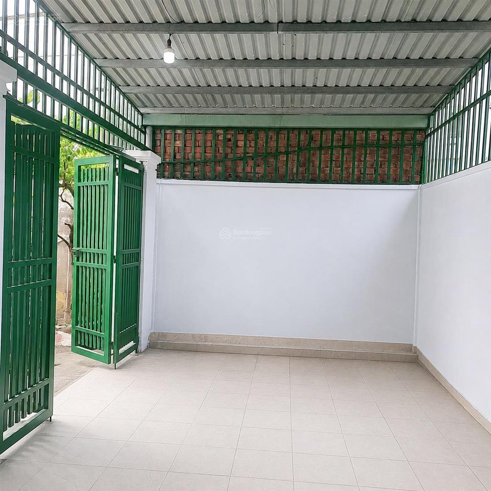 4.9 tỷ  nhà 57m2, 2 tầng  ngay lã xuân oai đang mở rộng 30m