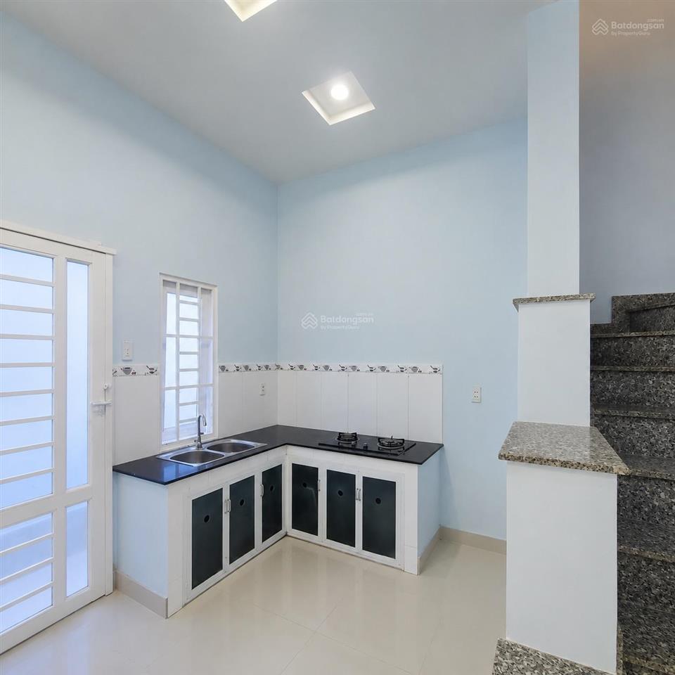 4.9 tỷ  nhà 57m2, 2 tầng  ngay lã xuân oai đang mở rộng 30m