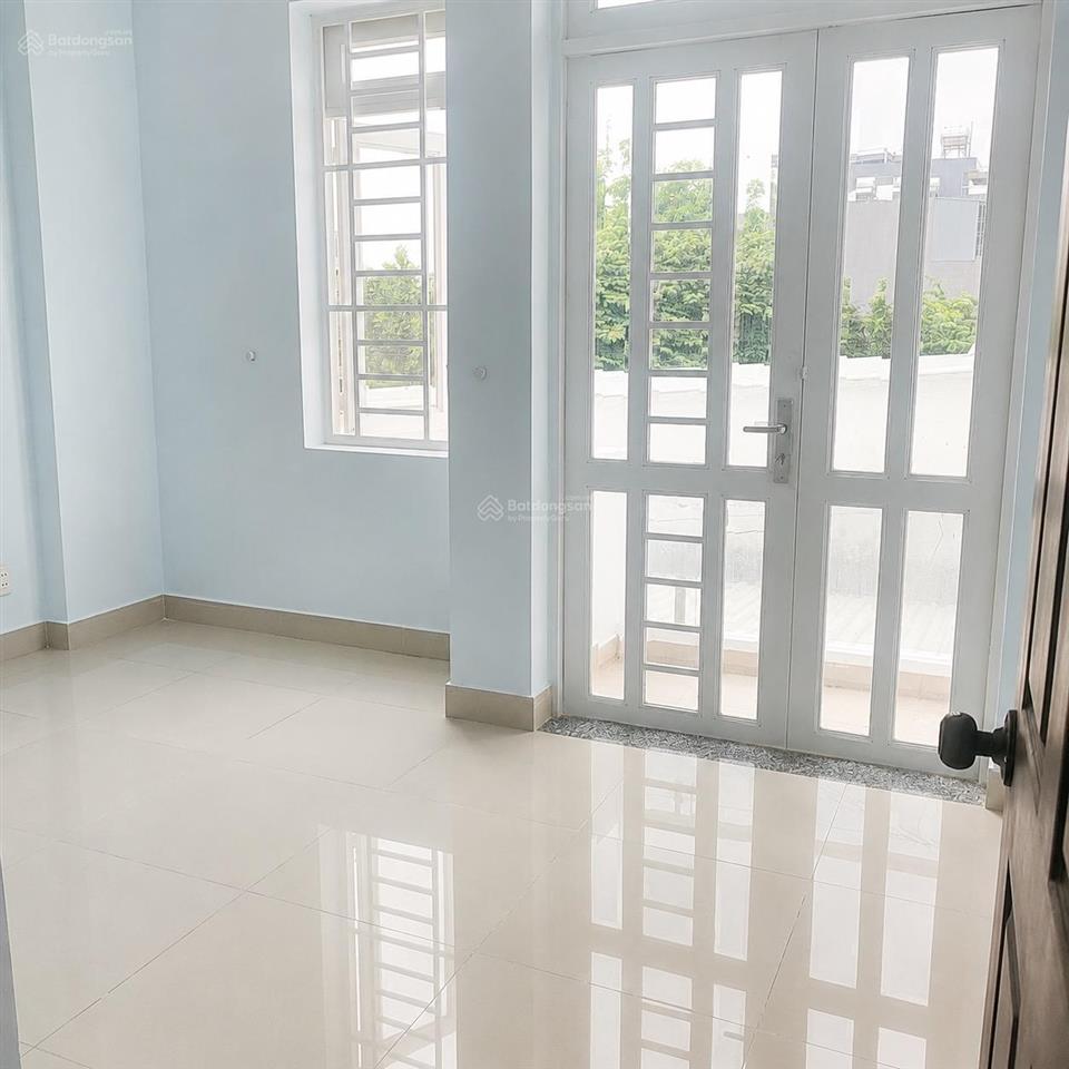 4.9 tỷ  nhà 57m2, 2 tầng  ngay lã xuân oai đang mở rộng 30m