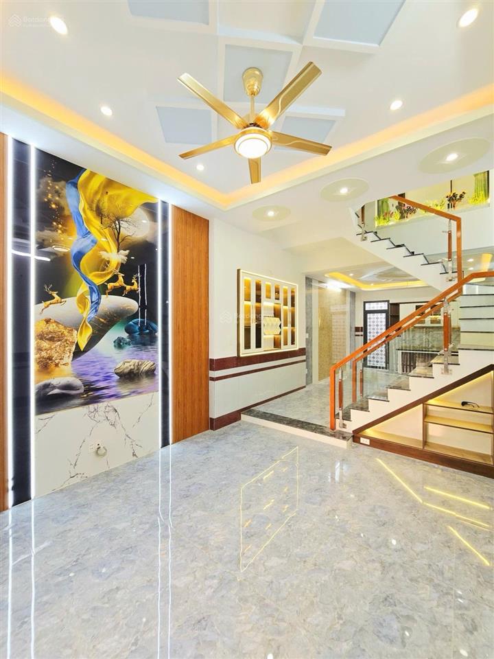 6.6 tỷ  nhà mới 4 tầng 65m2, đường ô tô  cạnh trường đh tài chính marketing