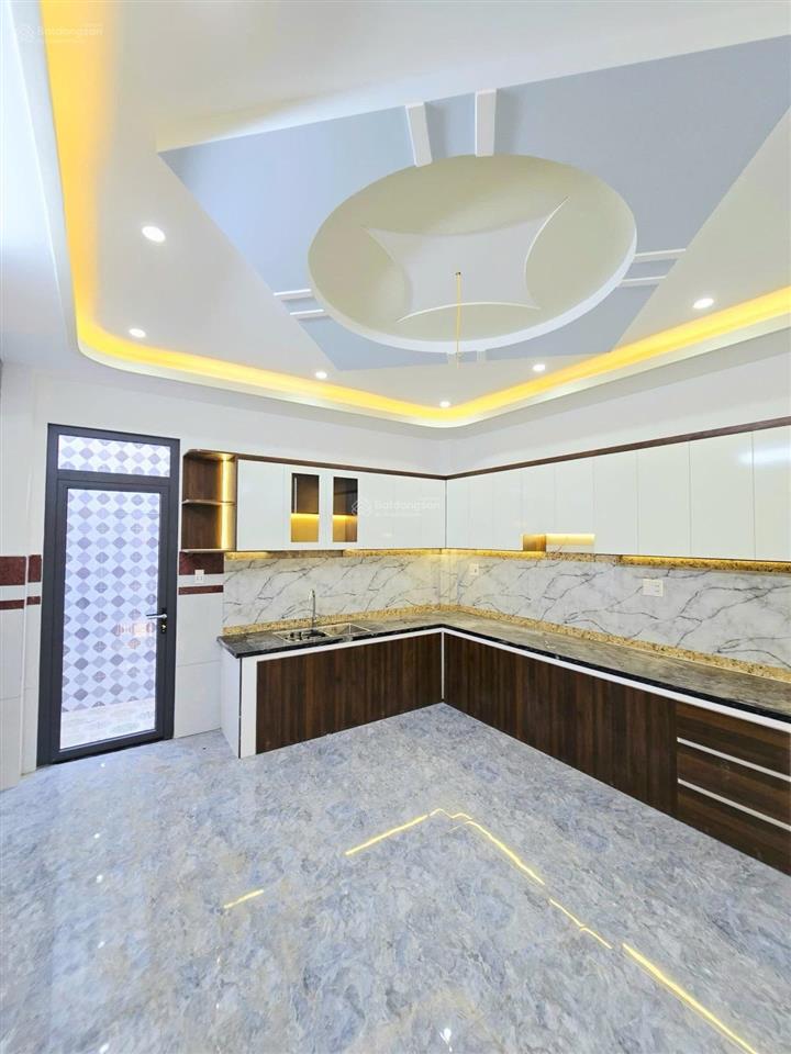6.6 tỷ  nhà mới 4 tầng 65m2, đường ô tô  cạnh trường đh tài chính marketing