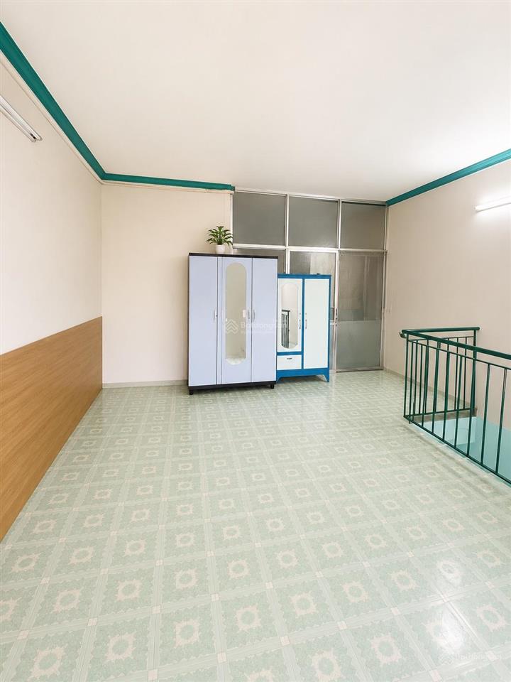 3.5 tỷ  nhà 2 tầng, đường ô tô  gần vòng xoay phú hữu