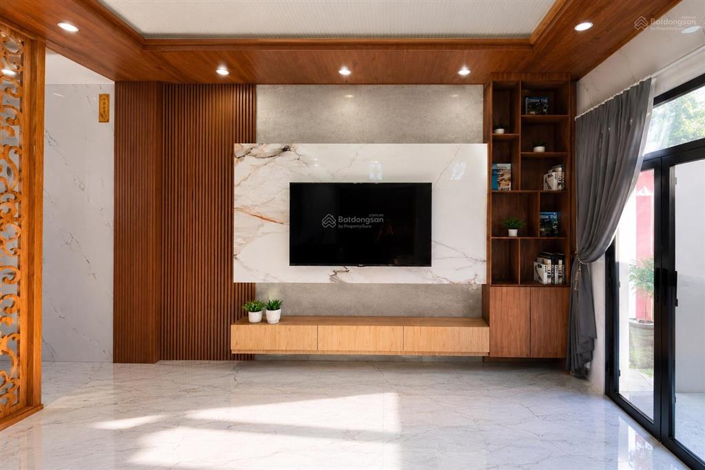 5.6 tỷ  nhà 3 tầng 54m², hxh, hoàn công đủ  gần vòng xoay phú hữu