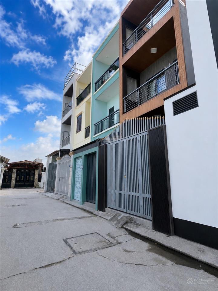 5.6 tỷ  nhà 3 tầng 54m², hxh, hoàn công đủ  gần vòng xoay phú hữu