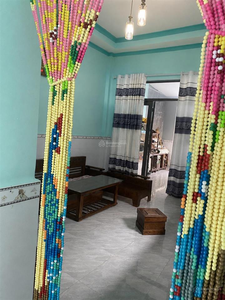 3.85 tỷ  nhà 2 tầng 83 m2, có ngủ trệt, hoàn công đủ  gần chợ long trường