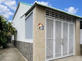 3.85 tỷ  nhà 2 tầng 83 m2, có ngủ trệt, hoàn công đủ  gần chợ long trường