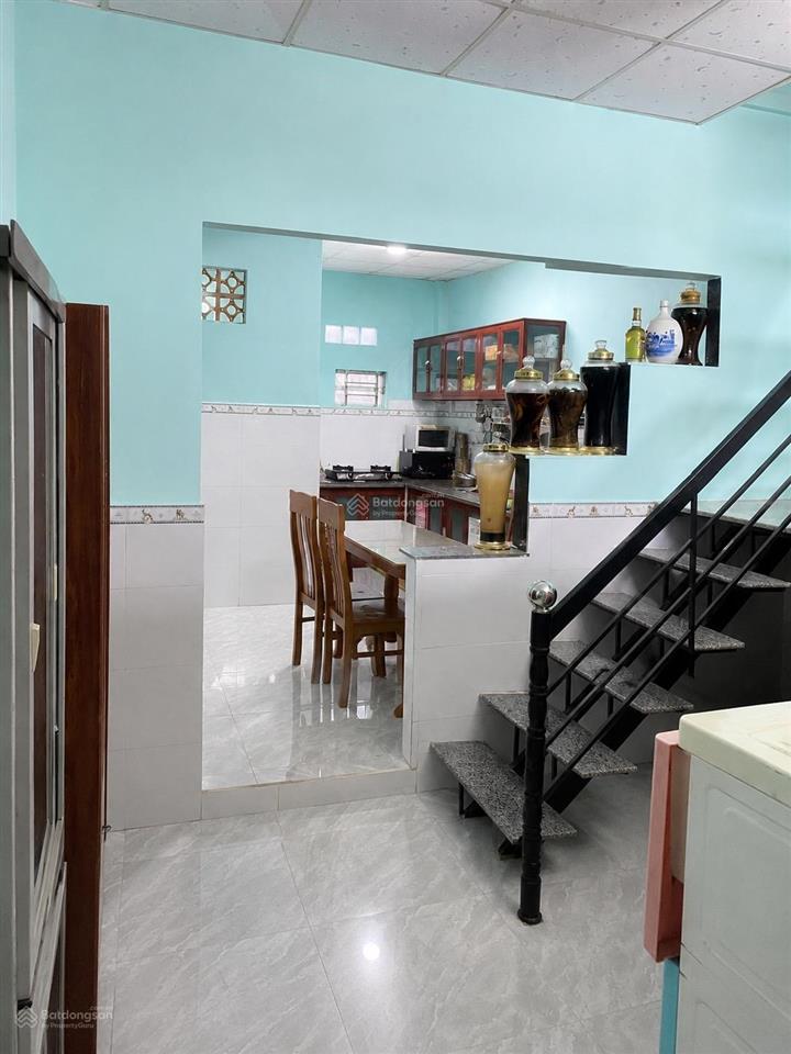 3.85 tỷ  nhà 2 tầng 83 m2, có ngủ trệt, hoàn công đủ  gần chợ long trường