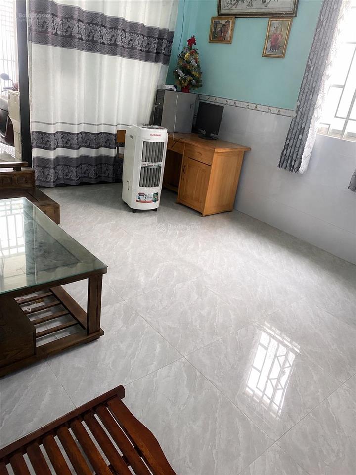 3.85 tỷ  nhà 2 tầng 83 m2, có ngủ trệt, hoàn công đủ  gần chợ long trường