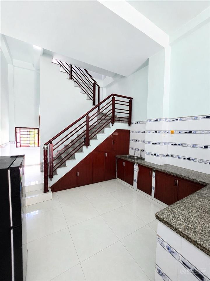 4.6 tỷ  nhà phố 53m2, 2 tầng, hoàn công đủ, đường ô tô, gần chợ long trường