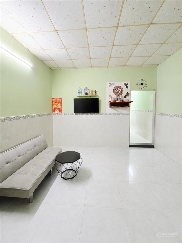 3,6 tỷ  nhà 87 m², hoàn công đủ  gần chợ long trường