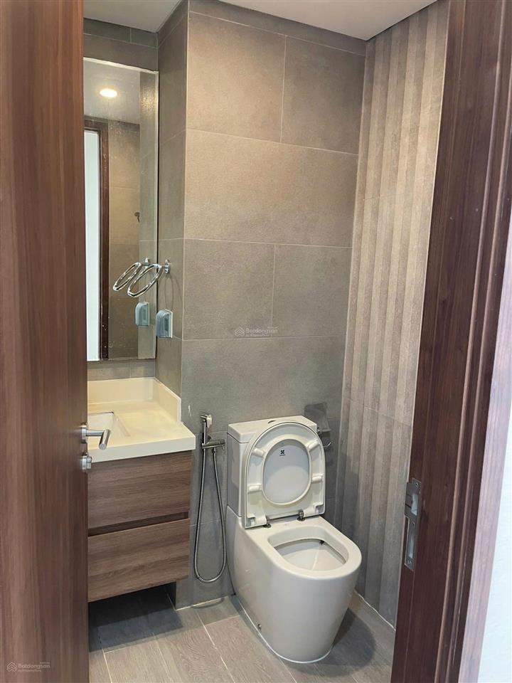 Cho thuê căn hộ 2pn midtown  tầng cao, view biệt thự.  0949 177 ***