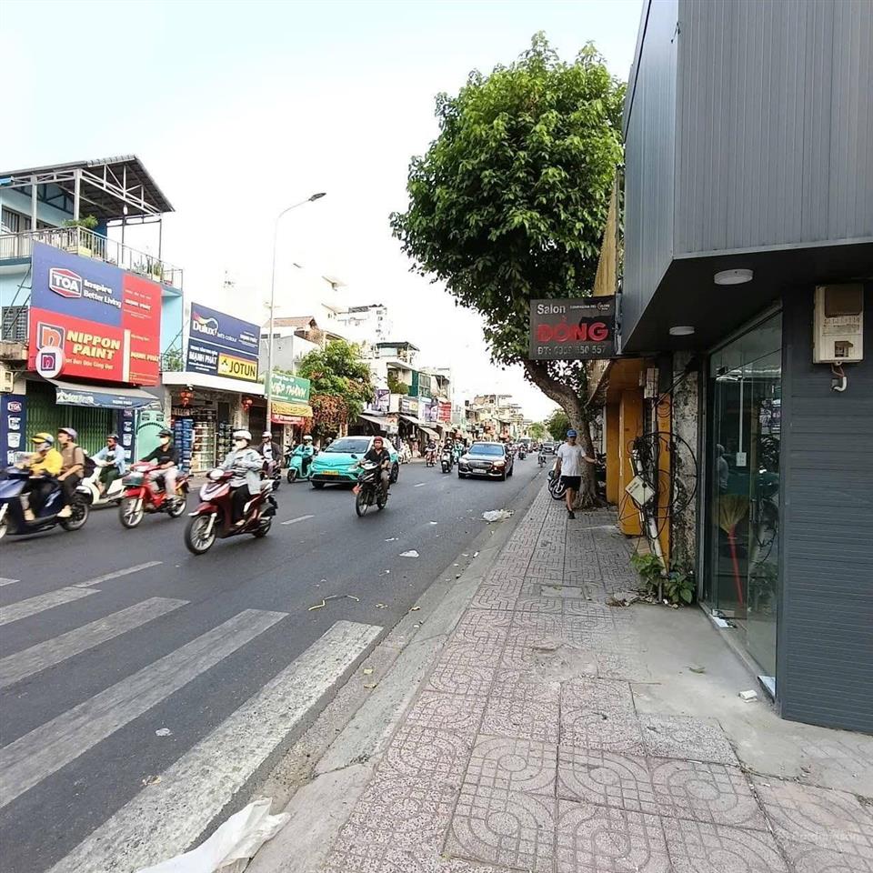 Căn góc 3 mặt tiền đường nguyễn kiệm, hồ văn hue q phú nhuận, tphcm  giá 3ty5 ( tl)