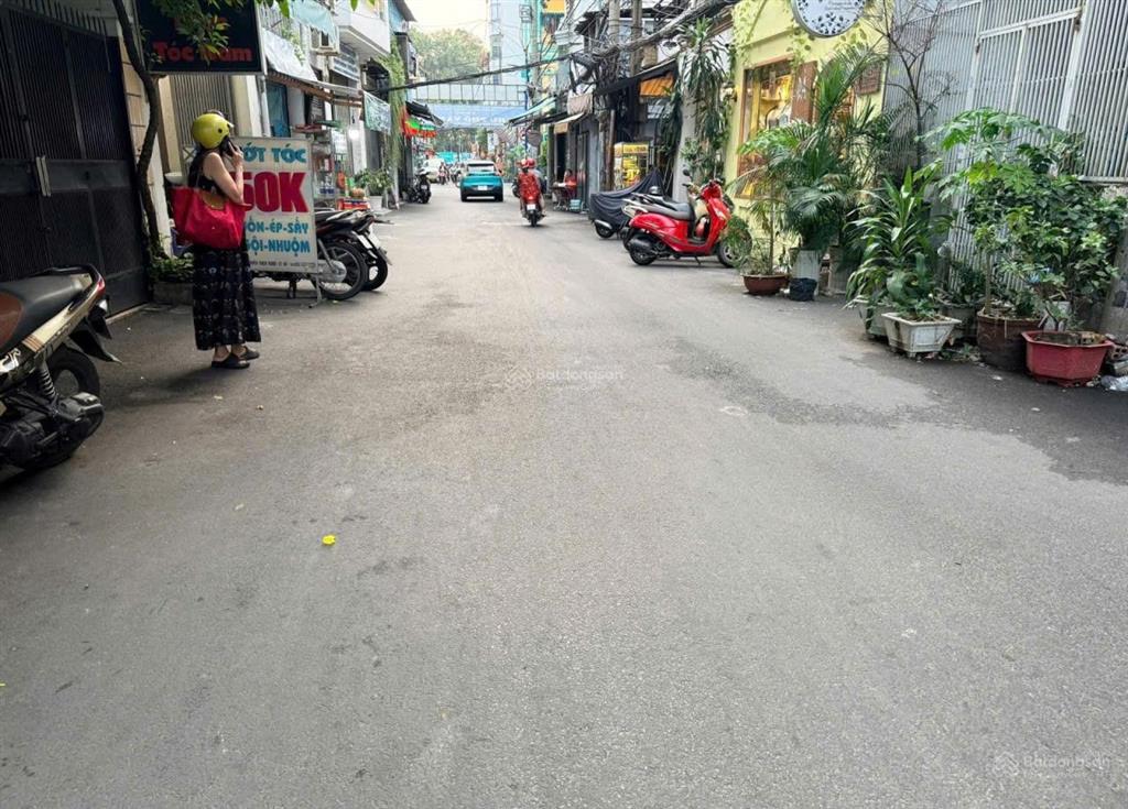 Bán cc 54m2, 3,8 tỷ tại nguyễn thiện thuật, p2, q3, hcm, 2pn + 2wc + bếp