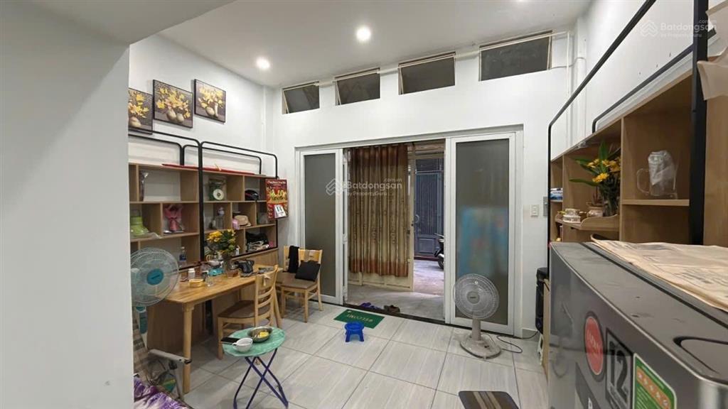 Bán cc 54m2, 3,8 tỷ tại nguyễn thiện thuật, p2, q3, hcm, 2pn + 2wc + bếp