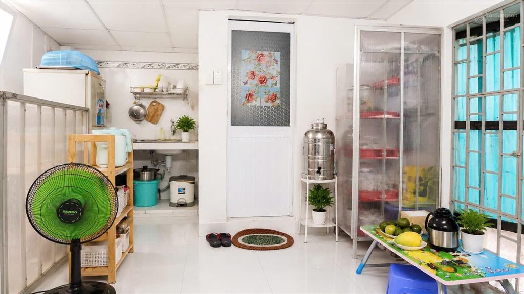 Bán chung cư lầu 1, có 3pn, 2wc nhiều tiện ích tại mt đường đặng dung, tân định, q1, 3,5 tỷ, 31m2