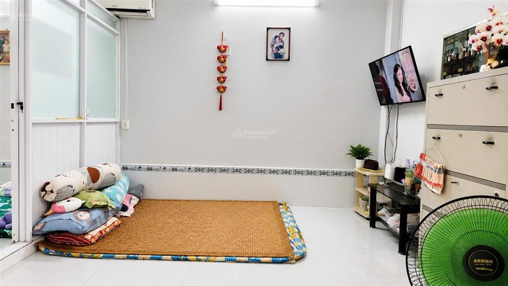 Bán chung cư lầu 1, có 3pn, 2wc nhiều tiện ích tại mt đường đặng dung, tân định, q1, 3,5 tỷ, 31m2