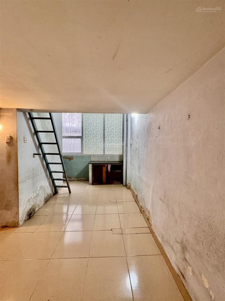 Bán căn hộ cc đẹp, 2pn, 1wc tại trần quang diệu, p13, q3, 2,45 tỷ, 44m2, nhiều tiện ích hot!