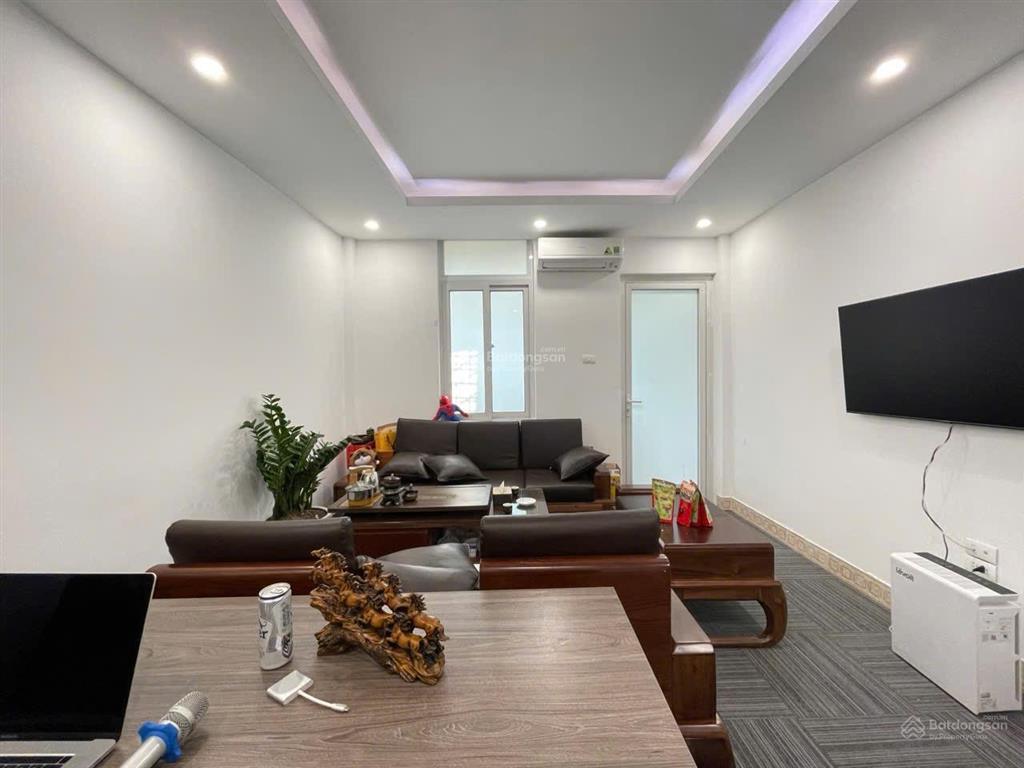 Bán gấp nhà mặt phố đại la 76m2, 5 tầng  kinh doanh  ô tô giá chỉ 43 tỷ.