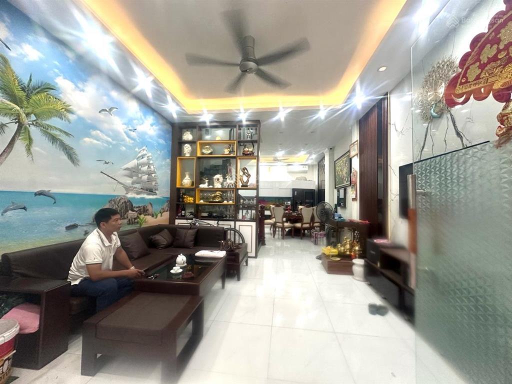 Bán gấp nhà phố yên lạc 54m2  5 tầng  kinh doanh  gara  thang máy  giá chỉ 17,5 tỷ