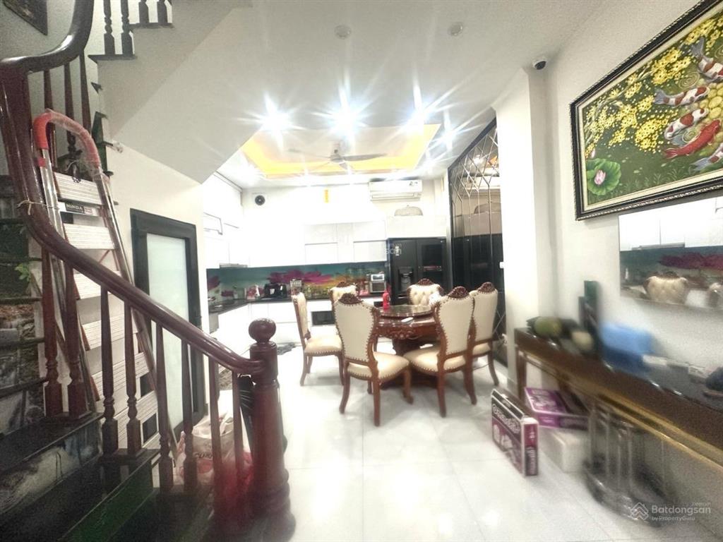 Bán gấp nhà phố yên lạc 54m2  5 tầng  kinh doanh  gara  thang máy  giá chỉ 17,5 tỷ