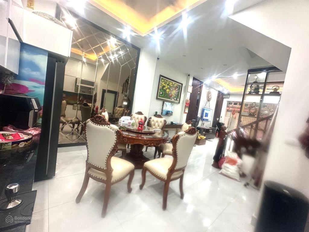 Bán gấp nhà phố yên lạc 54m2  5 tầng  kinh doanh  gara  thang máy  giá chỉ 17,5 tỷ