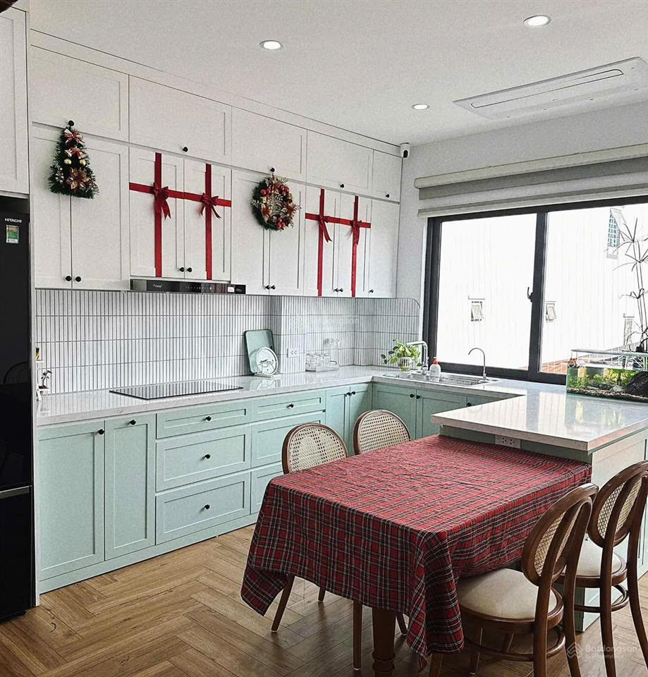 Bán gấp nhà 41m2  6 tầng  thang máy kinh doanh giá chỉ 12,9 tỷ.