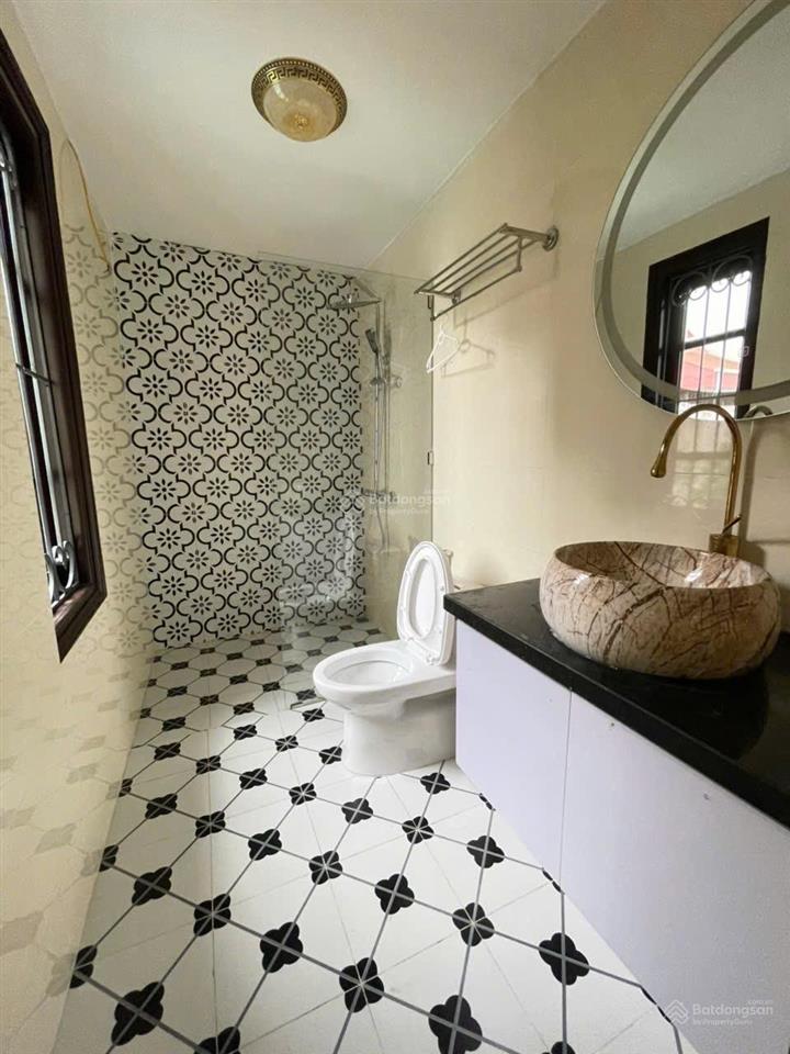 Nhà riêng xã đàn, đống đa 200m² x 4 tầng, mt8m, gara, kinh doanh, giá chỉ 42 tỷ.