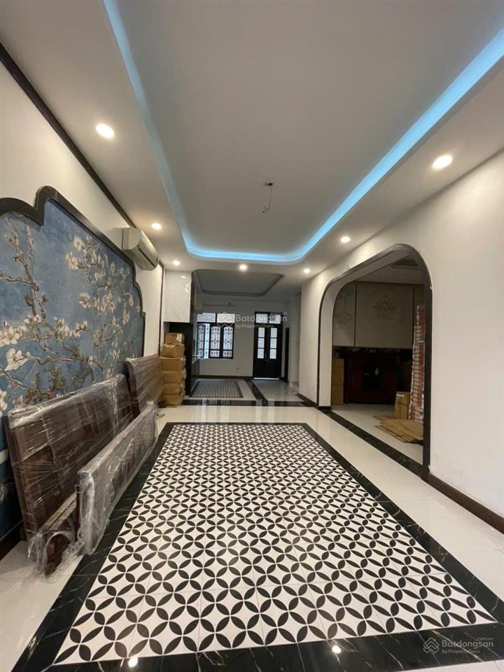 Nhà riêng xã đàn, đống đa 200m² x 4 tầng, mt8m, gara, kinh doanh, giá chỉ 42 tỷ.