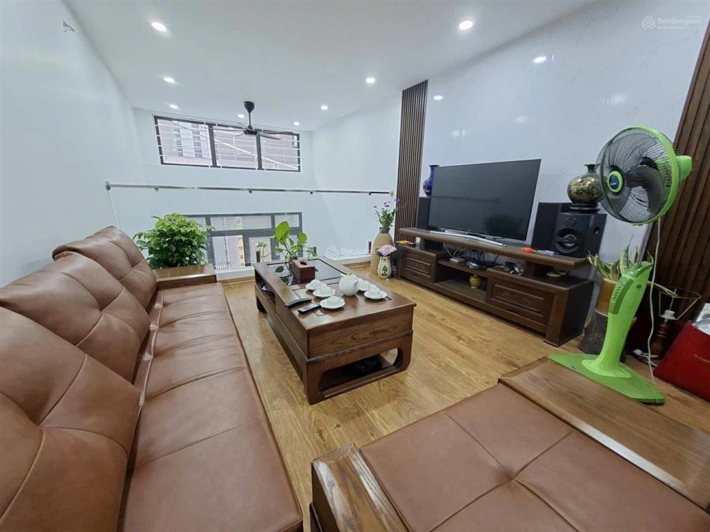 Nhà riêng nguyễn lương bằng, đống đa, 35m² x 6 tầng, gara, thang máy, giá nhỉnh 12 tỷ.
