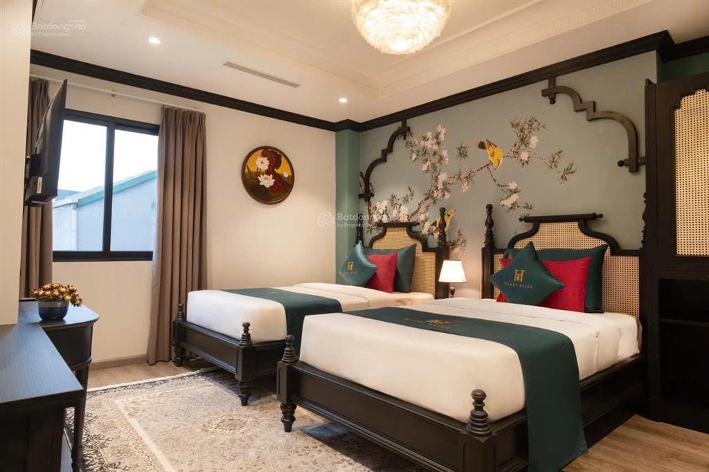 Siêu phẩm hiếm mặt phố hàng giấy, hoàn kiếm 156m2, 7 tầng, thang máy, kinh doanh, giá chỉ 195 tỷ