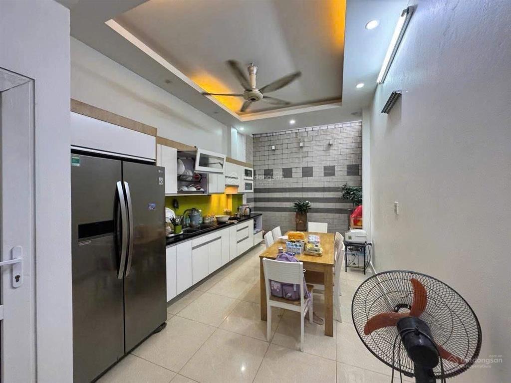 Nhà đẹp ô chợ dừa đống đa | 60m | 5 tầng thang máy, ô tô vào nhà, giá chỉ 18 tỷ.