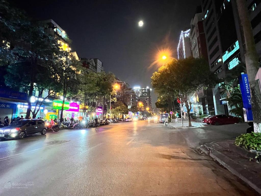 Bán nhà phố duy tân  phân lô ô tô  kinh doanh  gần phố  2 mặt thoáng  dt 100m2  nhỉnh 45 tỷ