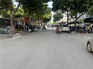 Bán nhà phố duy tân  phân lô ô tô  kinh doanh  gần phố  2 mặt thoáng  dt 100m2  nhỉnh 45 tỷ