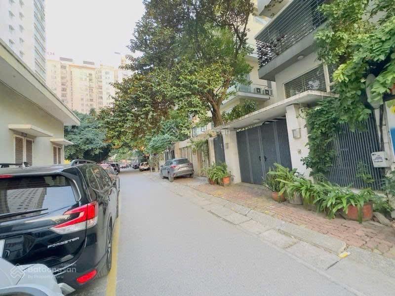 Bán nhà phân lô nghĩa đô  dt 80m2  vỉa hè kinh doanh  gần phố  nhỉnh 30 tỷ
