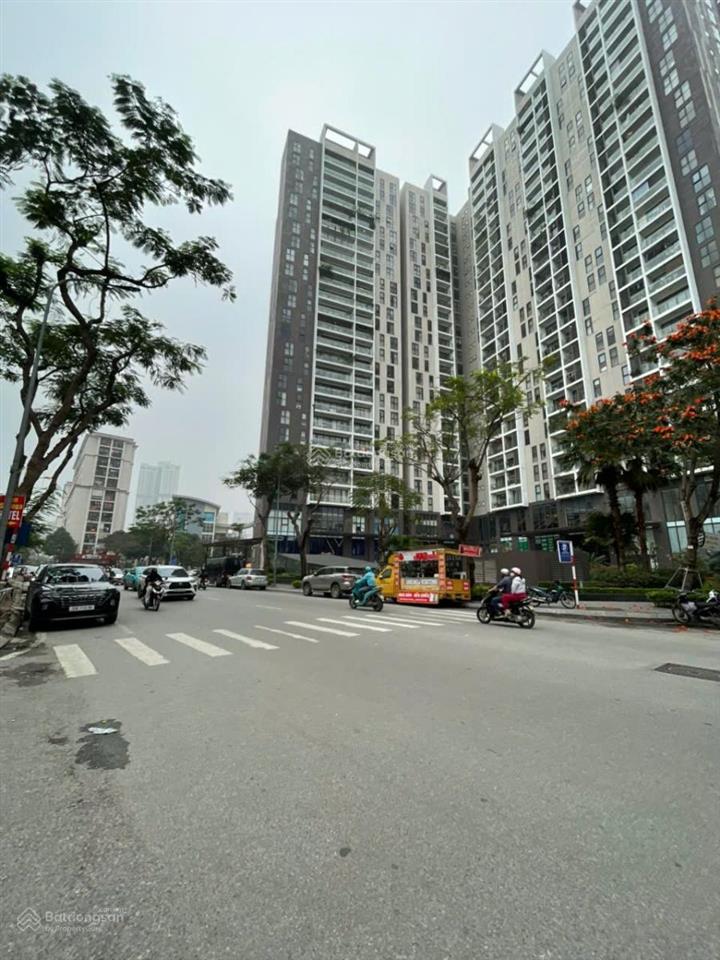 Bán toà nhà văn phòng phố hoàng quốc việt  dt 100m2  mt 6,6m  vỉa hè kinh doanh  nhỉnh 50 tỷ