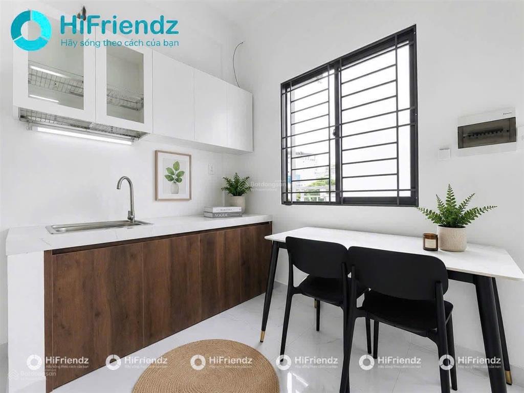Cho thuê căn hộ gác cửa sổ thoáng ngay kế bên đại học mở