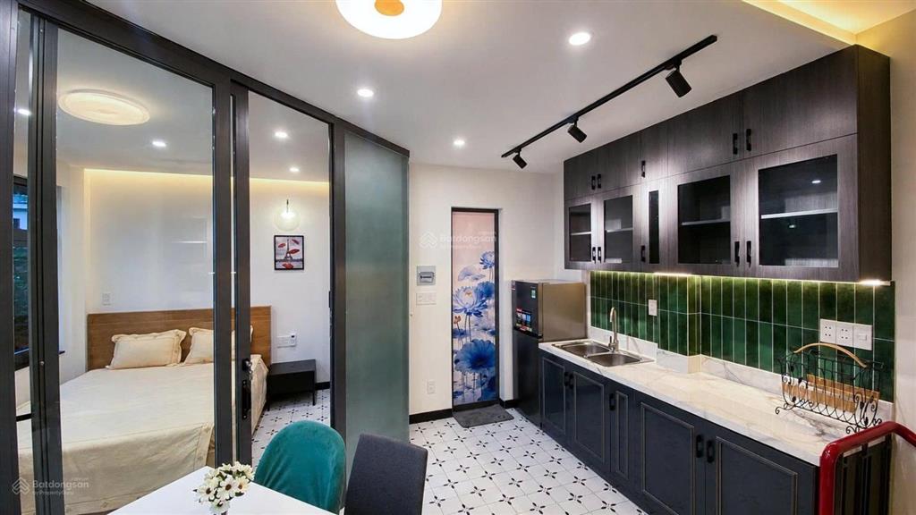 Cần bán nhà hẻm xe hơi thông, mới xây, 4 tầng, dt 40m, ngang 7,5m, giáp bàu cát, âu cơ.
