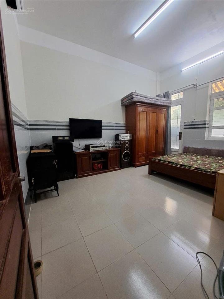 Bán mt kd cao thị chính, quận 7, 7,5m x 9m dạng shophouse. giá nhỉnh 4 tỷ