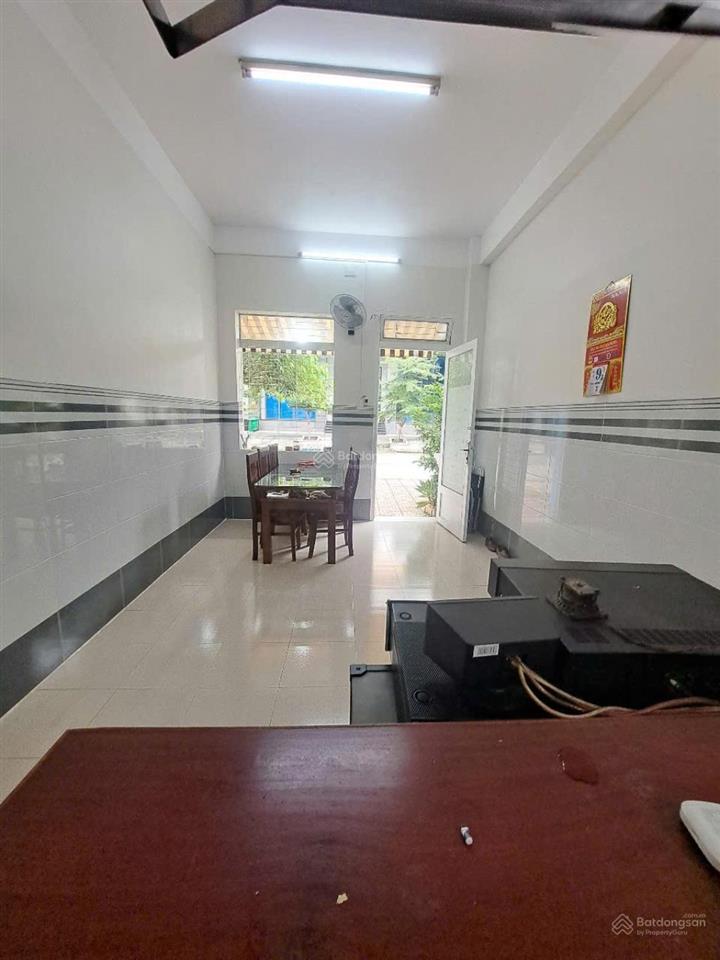 Bán mt kd cao thị chính, quận 7, 7,5m x 9m dạng shophouse. giá nhỉnh 4 tỷ