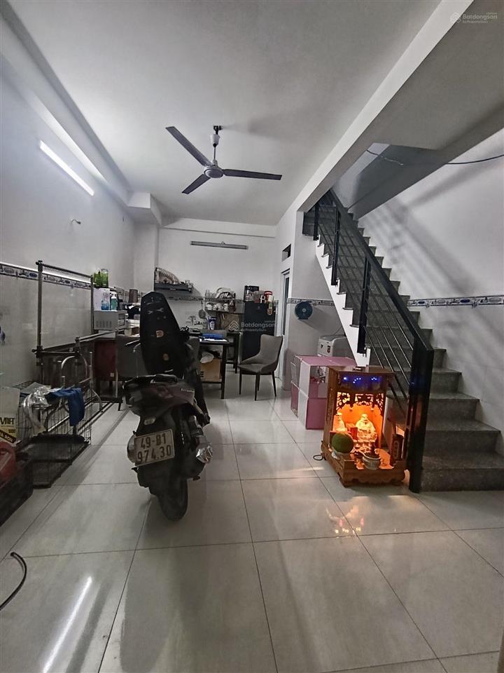 Nhà xe hơi đậu cửa 2 mặt hẻm gần chợ phú thuận sổ hồng hoàn công giá nhỉnh 5 tỉ