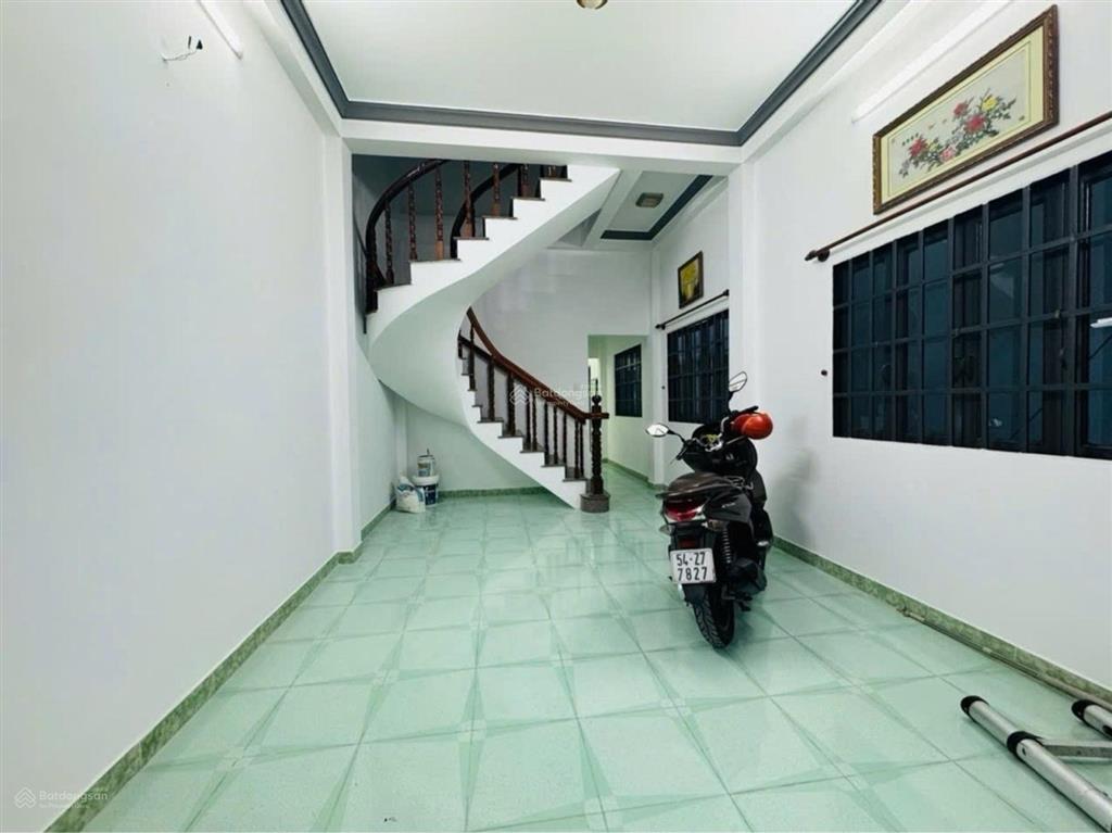 Bán nhà huỳnh tấn phát, phú thuận, quận 7, 4m x 19m, liền kề pmh, giá nhỉnh 4 tỷ