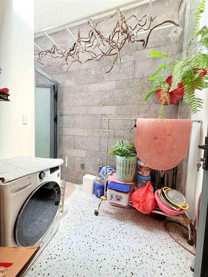 Bán nhà hxh nguyễn văn linh, quận 7, 4m x 14,5m, 4 tầng 4 pn giá nhỉnh 8 tỉ