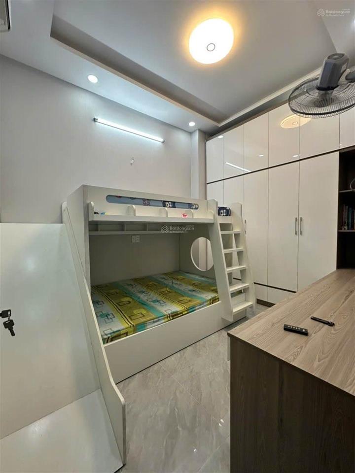 Bán nhà huỳnh tấn phát, ngay vincom, quận 7, 4,5m x 16m, 3pn, giá nhỉnh 7 tỉ