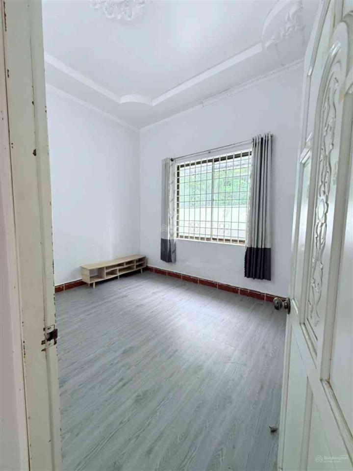 Bán nhà hxh huỳnh tấn phát, quận 7, ngay vincom, 90m2, 5m x 16m kdc hiện hữu, giá tốt