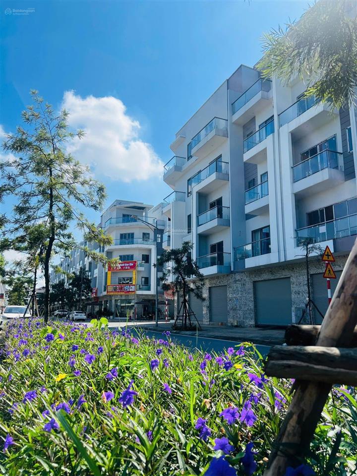 Bán căn liền kề him lam trục shophouse vị trí đẹp